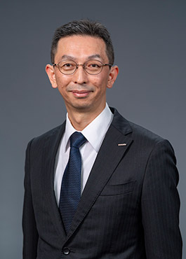 代表取締役社長(CEO 最高経営責任者)富田 達三